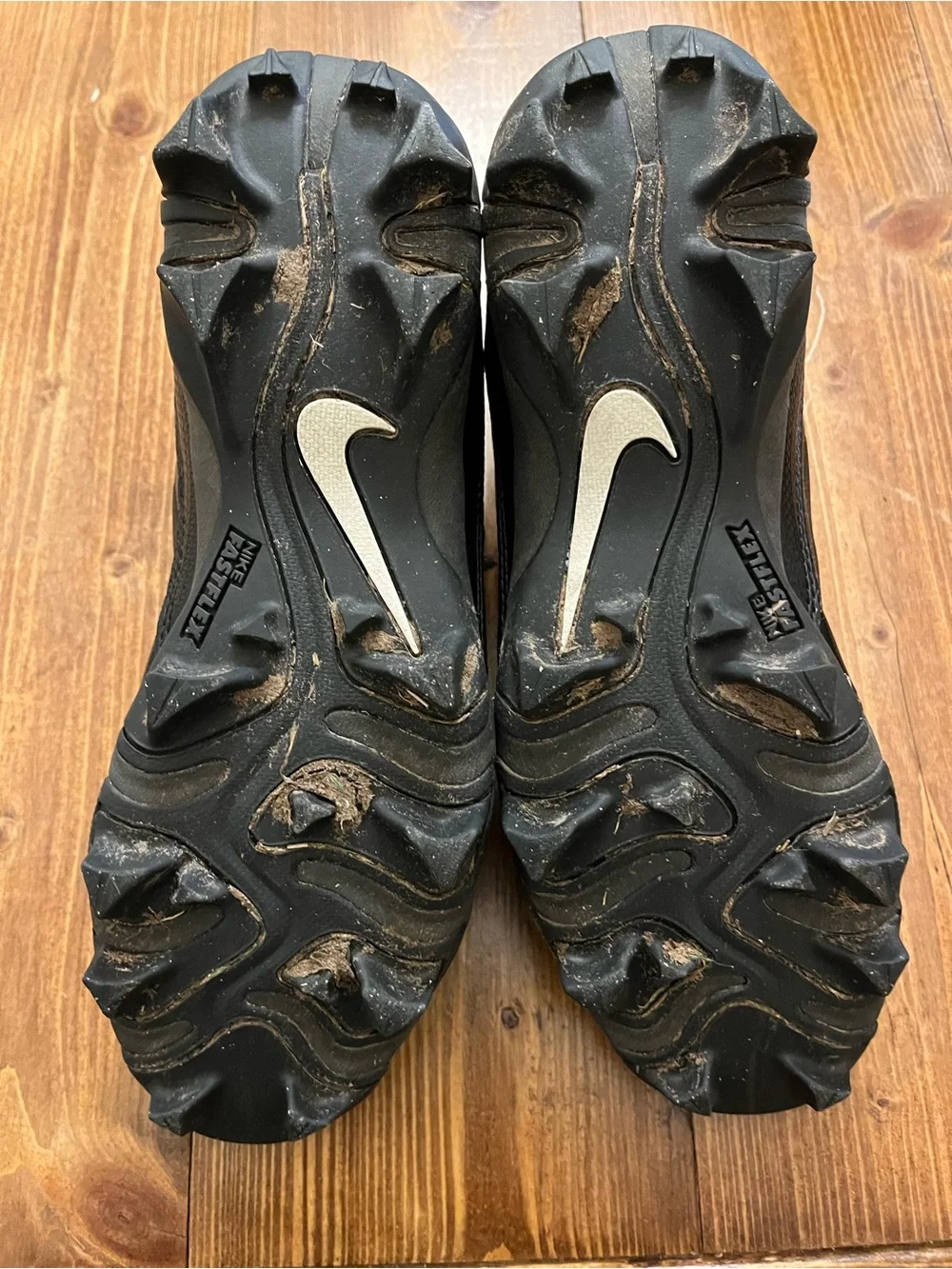 Nike Men's Alpha Menace 4 Shark Football Cleats